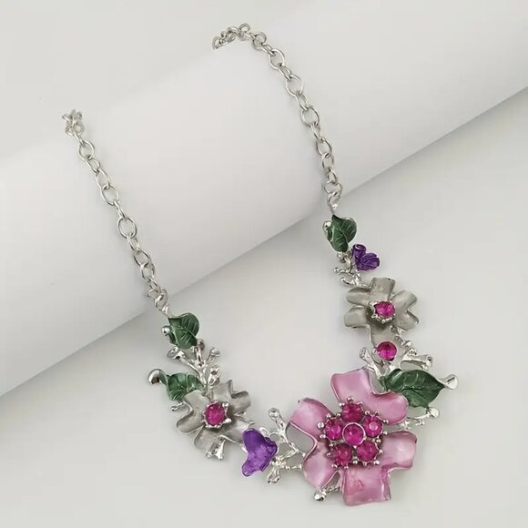 Earrings 1.77 in L, Necklace Measures 23.6 in L additional 1.96 in L for Flower - Picture 3 of 3